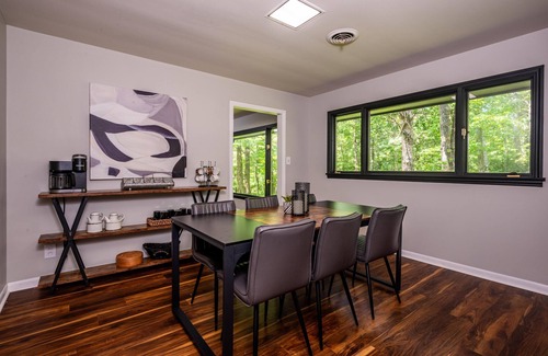 Helmsburg House | 2BR, 3.5 BA Retreat