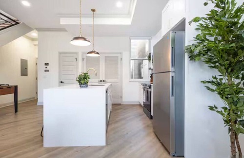 North Philadelphia West Apartment | 2BR| Across from Fairmount Park| 10 mins to DT