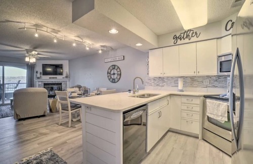 Hollister Condo | 2BR Amazing Lake Views near Branson Landing/Paynes Valley by Tiger Woods