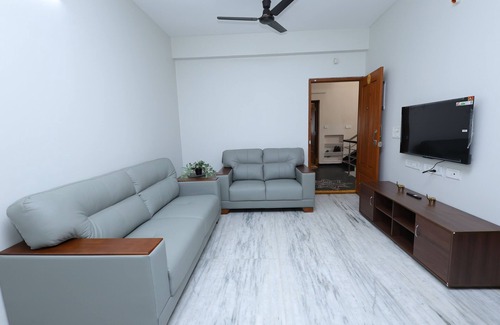 Chennai Apartment | 2BR Apartment in chennai/WIFI/Downtown/Family friendly