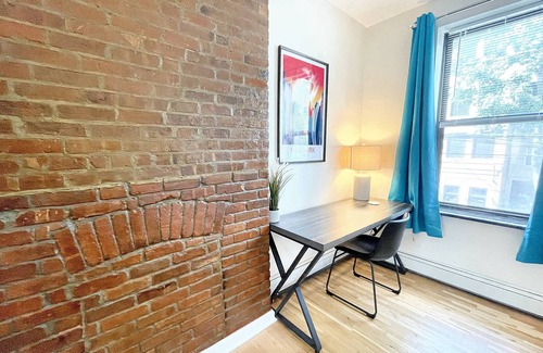 Harsimus Cove Apartment | 2BR Apartment in Historic Brownstone, 7 Min Train to NYC, Downtown Jersey City