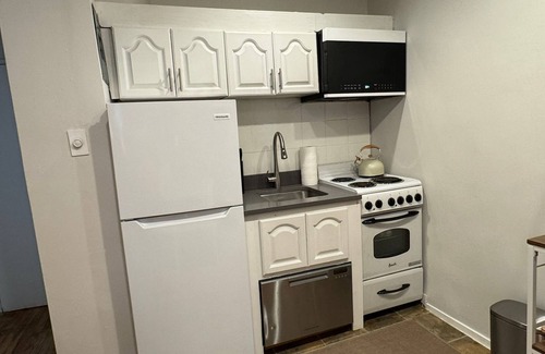 Garment District Apartment | 2BR Apartment Near Times Square!