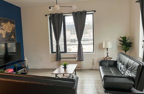 Elizabeth Apartment | 2BR apt near EWR airport 7506