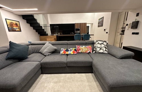 Tiburtino Apartment | 2BR Apt w/Hot Tub & Garden, City Views & Playroomn