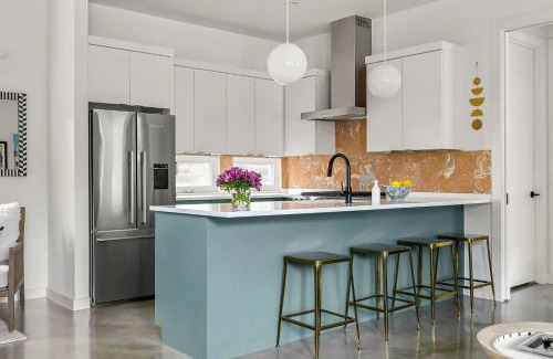 Holly House | 2BR Bungalow Near Lady Bird Lake & Rainey Street