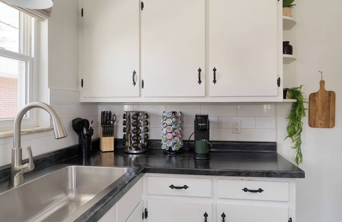 Sharon Heights House | 2BR Central Home, Dogs ok, Fire Pit, Family items, Easy parking