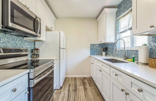 Crescent Lake Apartment | 2BR Close to Beach and Downtown!