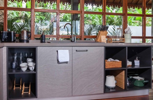 Sambahan House | 2BR Cozy Villa with breathtaking Rice Paddy View