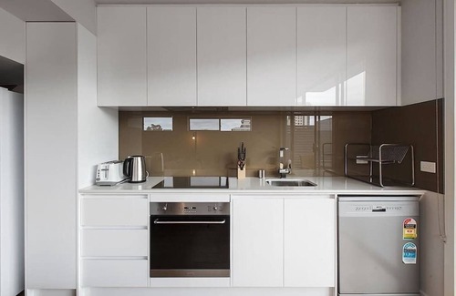 Moonee Ponds Apartment | 2BR FREE Parking | 2min Walk to Puckle St!