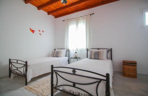 Agios Ioannis House | 2BR Fully Equiped Cottage Home - Near the Beach