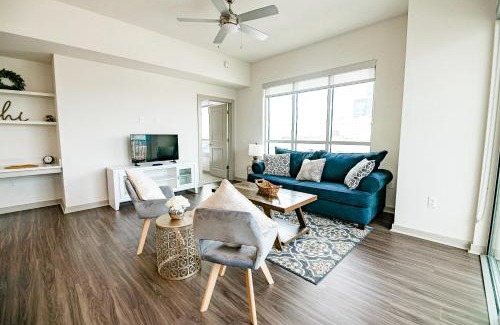 Third Ward Apartment | 2BR Fully Furnished Apartment Uptown - BOA Stadium apts