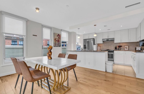Penn Quarter Apartment | 2BR Furnished Apartment near Smithsonian by RedAwning