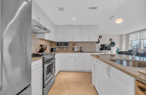 Penn Quarter Apartment | 2BR Furnished Apartment near Smithsonian by RedAwning