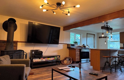Evergreen Apartment | 2BR garden level apartment close to red rocks, hiking, skiing