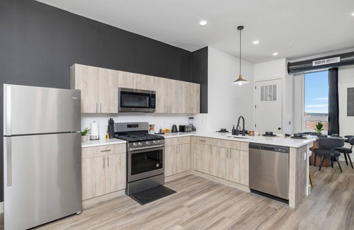 East Orange Apartment | 2BR, King Bd, Free Prkn, Gym, NYC View, 8min Train