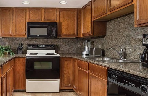 Flagstaff Condo | 2br Loft -Family Fun Golf, Swim & Nature!