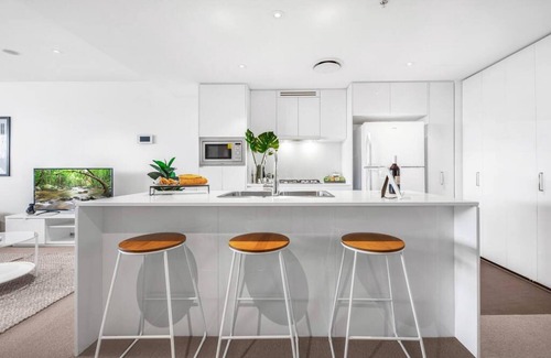Brisbane Central Business District Apartment | 2BR Luxury Skytower -CBD -Pool -Gym -Netflix