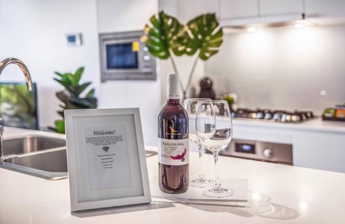 Brisbane Central Business District Apartment | 2BR Luxury Skytower -CBD -Pool -Gym -Netflix