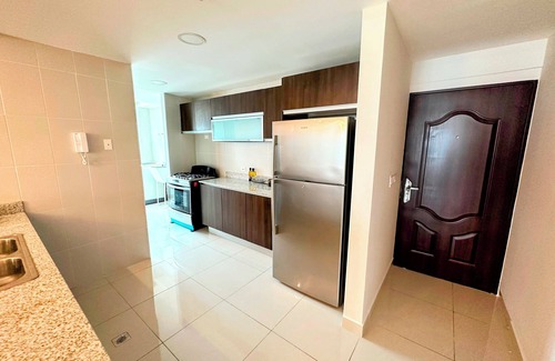 San Francisco Apartment | 2BR + office queen bed terrace great location near parque Omar