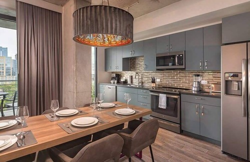 Civic District Condo | 2br Presidential Condo in Downtown Austin!
