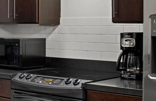 Lower Nob Hill Condo | 2br Presidential Condo -Golden Gate Bridge!