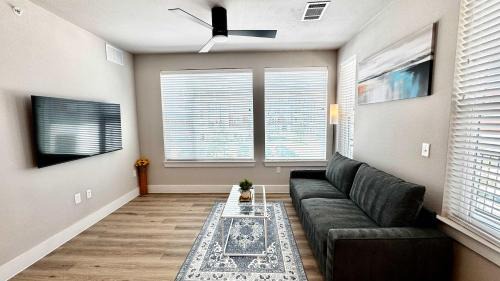 McNeil Apartment | 2BR Retreat -Gym Pool Parking