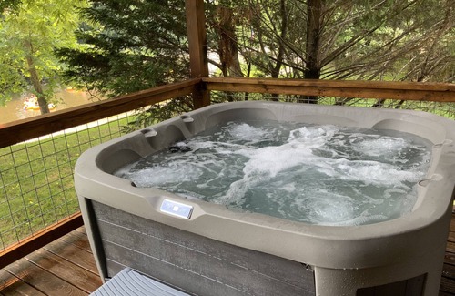 Townsend Cabin | 2BR "Riverside" Cabin Overlooking the "Little River" in Townsend,TN Family Owned