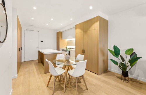 Box Hill Apartment | 2BR skyview BoxHill center