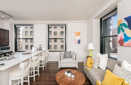 Downtown Baltimore Apartment | 2BR Stunning Lux Apartment Free Parking, Rooftop Deck & Gym, ADA Compliant