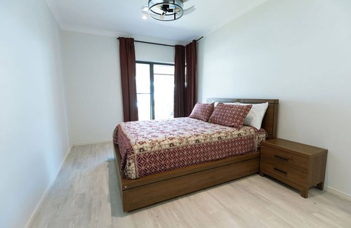 Buderim House | 2BR Suite with Lounge, Bath & Workstation