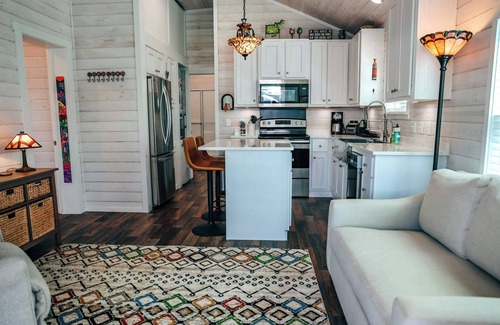 Upward House | 2BR Tiny Home w/Pool + Gym | Free Attraction Tix