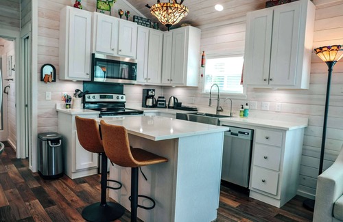 Upward House | 2BR Tiny Home w/Pool + Gym | Free Attraction Tix