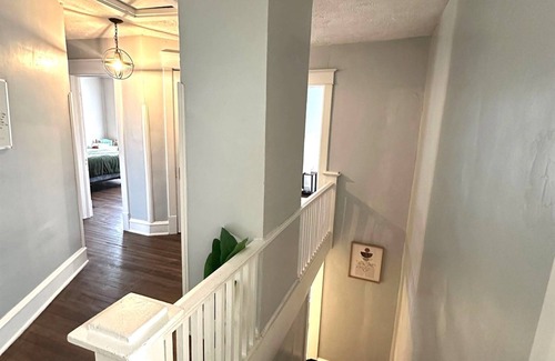 Bloomington Condo | 2BR Upper Condo in Excellent Area