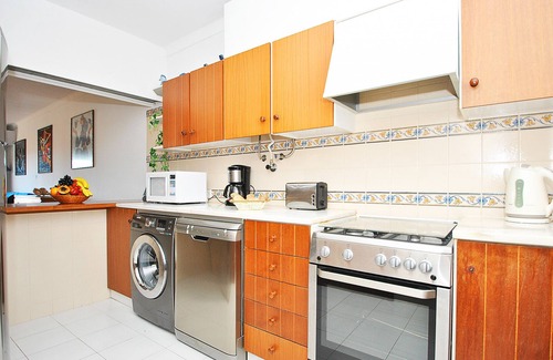 Areias de Sao Joao Apartment | 2BR w/Pool & Balcony, 10min Walk to Oura Beach