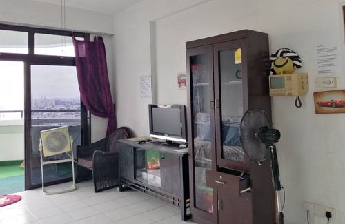 East Coast Apartment | 2BR whole apartment next door Sea near CitynAirport Free DayParking Pets allowed