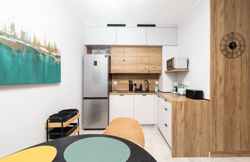Gaski Apartment | 2Homerent | Sea View Terrace | Beachside | Parking