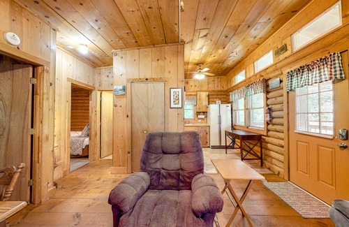 Waynesville Cabin | 2nd-floor cabin with outdoor pool, tennis, golf, kitchenette, deck, streaming
