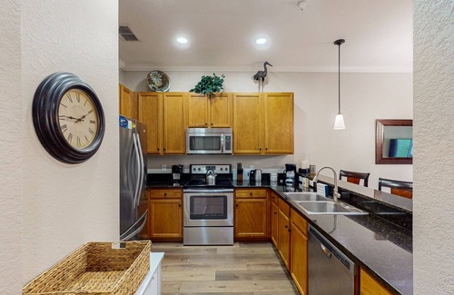 Bahama Bay Condo | 2nd floor condo w/balcony, basketball court, near theme parks, tennis court