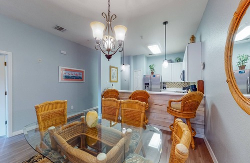 Bahama Bay Condo | 2nd floor condo w/basketball court, balcony, restaurant, near theme parks