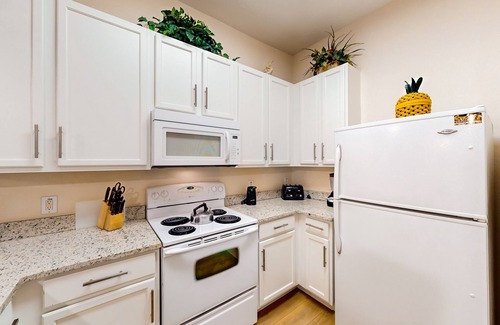 Bahama Bay Condo | 2nd floor condo w/basketball court, pools, near theme parks, tennis court