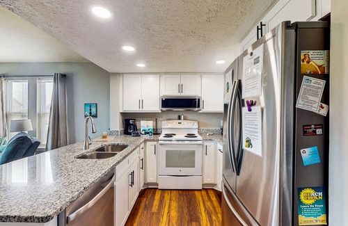 Surf City Condo | 2nd-floor ocean-view condo with private beach access, community pool, gazebo