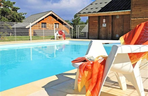 La Joue du Loup Apartment | 2nd floor, view mountain, terrace, parking, tv, ski locker, 27m², La Joue du Loup