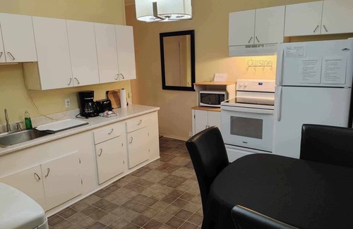 Pointe-aux-Trembles Apartment | 3 1/2, Est de Montréal, Situé sur une rue Tranquille