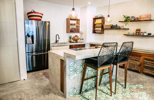 Zama House | 3/4 Bedroom Luxury Penthouse Near Zero Waste 300m2