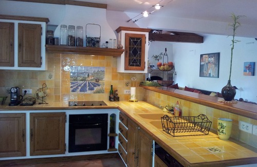 Cotignac Villa | 3* air-conditioned villa for 8 with swimming pool in a quiet location 7 minutes' walk from the village