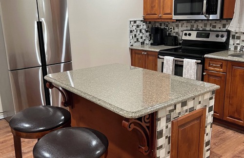 Oyster Bay Apartment | 3 BD APT central location, free parking, fast wifi