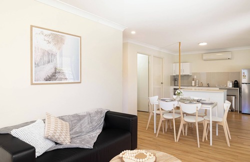 Acacia Ridge Apartment | 3 Bdr Apt! Aircon! Undercover Parking! 12AS3