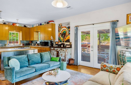 Bouldin House | 3 BDR Gem in South Austin – Walk to South Congress Street & Restaurants!