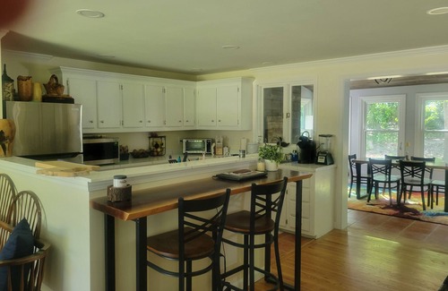 Hyannis House | 3 Bdrm 2 Bath Cape Cod Retreat - Hyannis