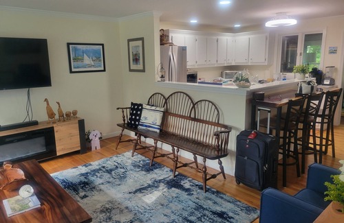 Hyannis House | 3 Bdrm 2 Bath Cape Cod Retreat - Hyannis